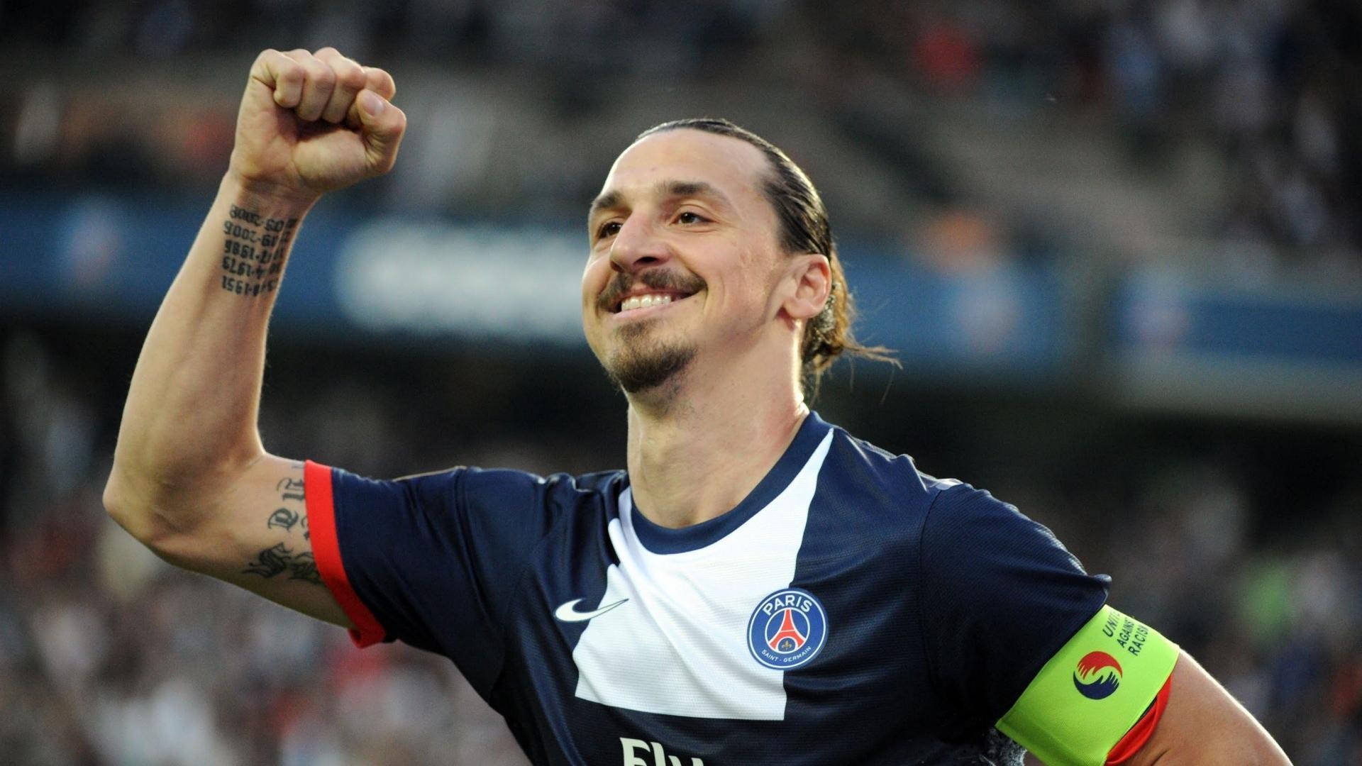 开云官方-女子足球联赛冠军争夺激烈，女子足球大赛